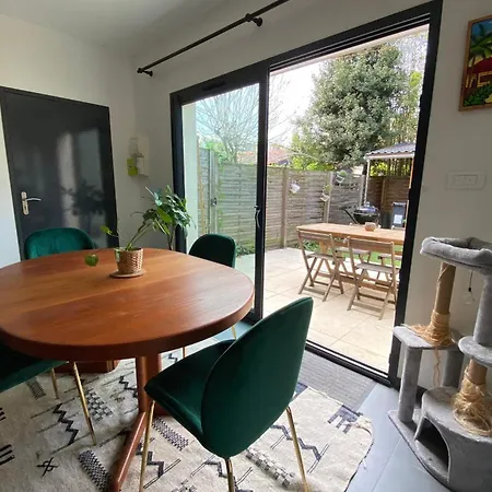 Daire Well-appointed Love Nest With Spacious Garden Bordeaux