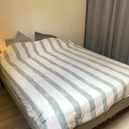 Apartment Well-appointed Love Nest With Spacious Garden